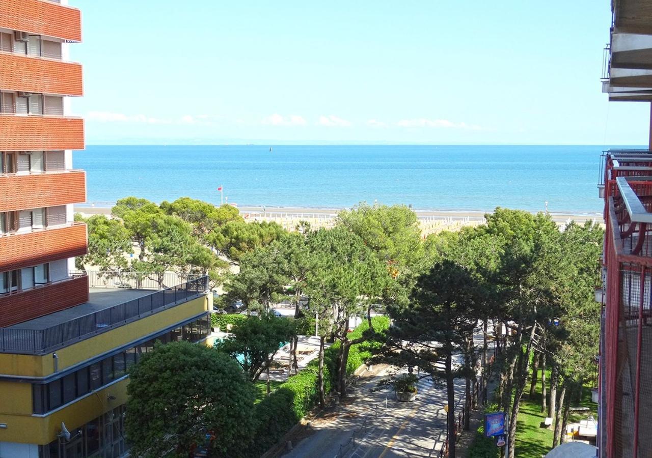 Nuovo Fronte Spiaggia, Terrazza Sul Mare E Piscina Lignano Sabbiadoro Exterior foto
