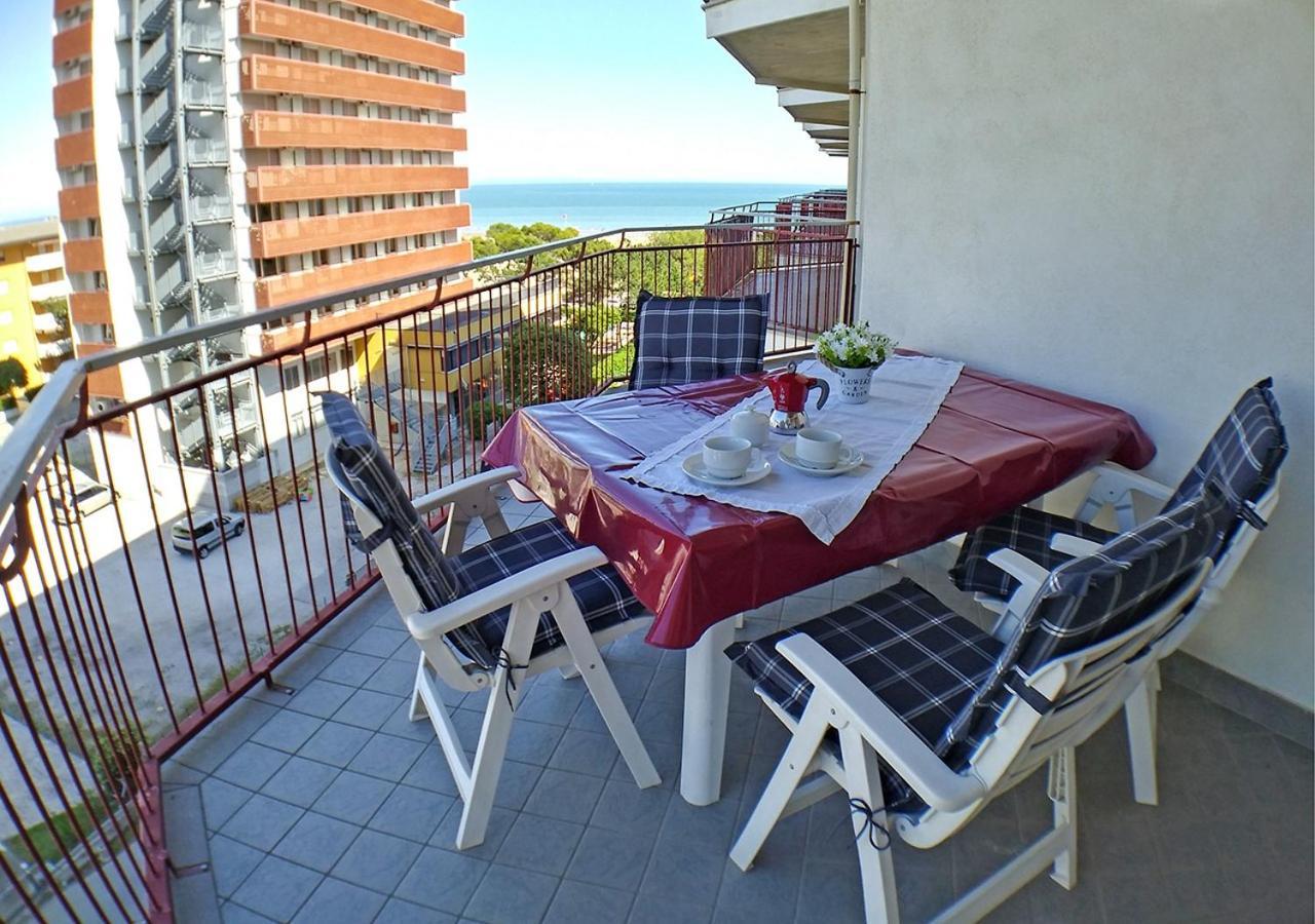 Nuovo Fronte Spiaggia, Terrazza Sul Mare E Piscina Lignano Sabbiadoro Exterior foto